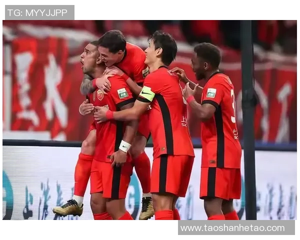 中超冠军悬念缩小,媒体人指申花、蓉城短少盟友,被海港反转反超